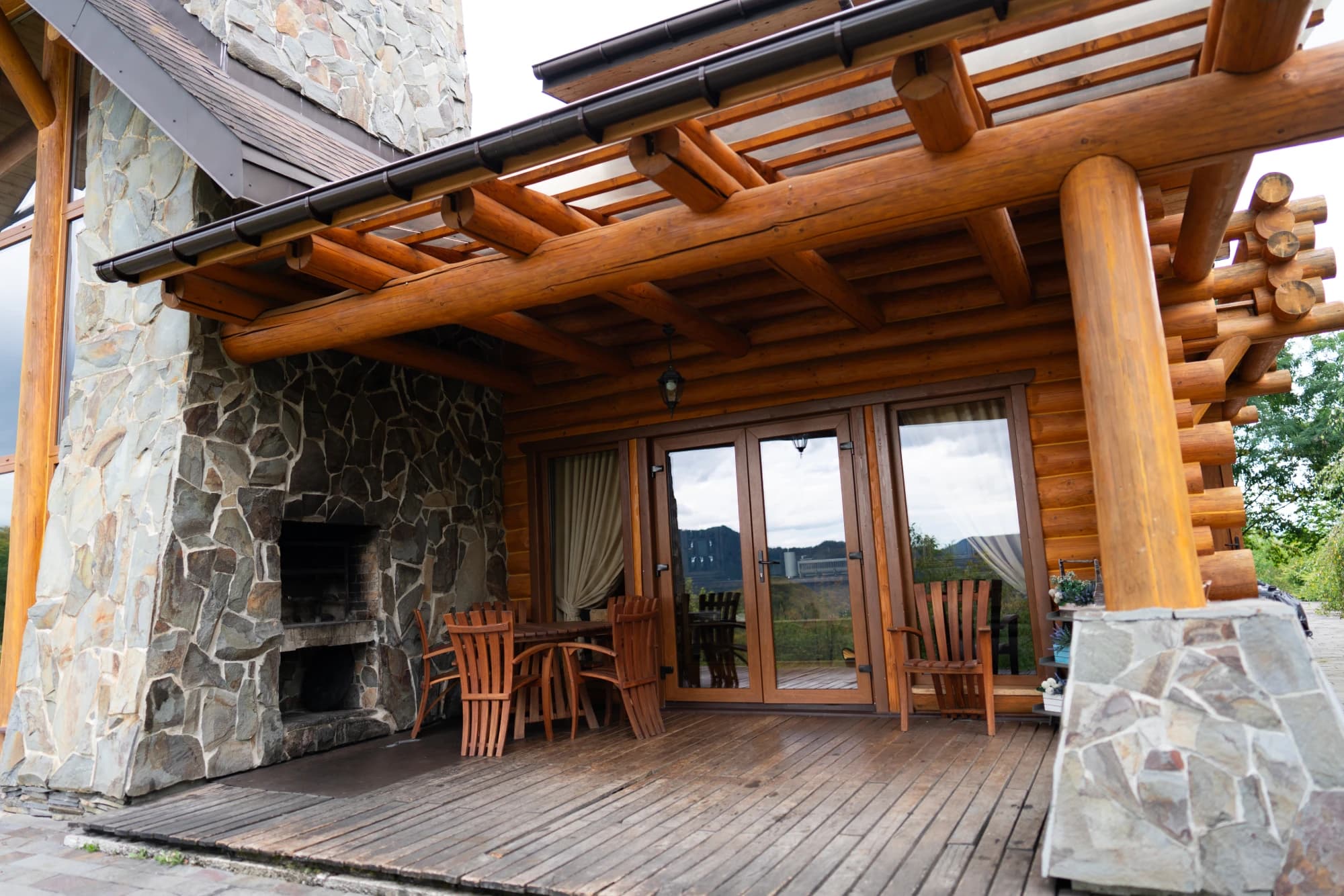 Кухня, вітальня, тераса